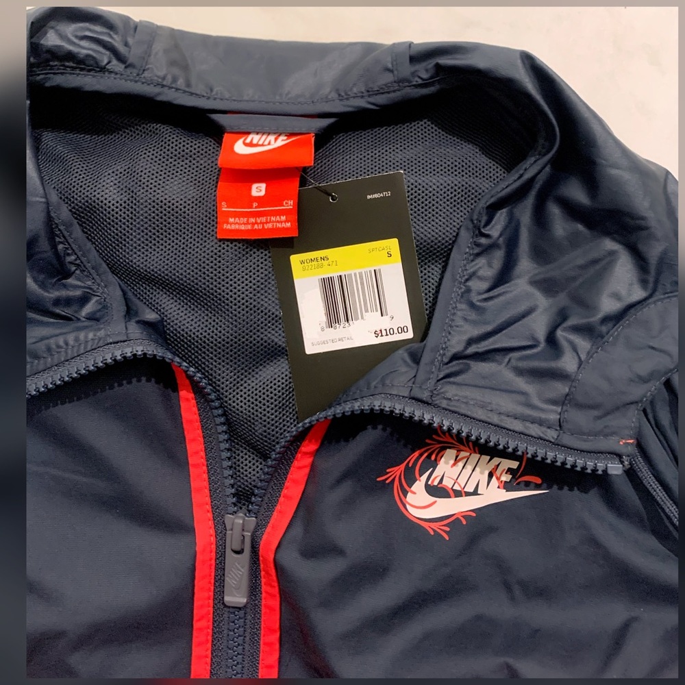 Nike Jacket - Picture 3 of 3